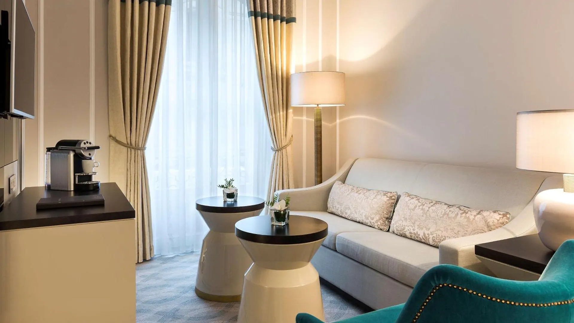Hilton Paris Opera Hotel 4*,